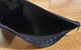 Bustina nera in corone con zip