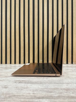 MacBook Air 13" 2020 i5 8gb 500gb SSD