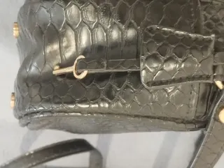 Bolso bandolera piel efecto serpiente