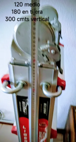 Escalera Aluminio Ligera y Versátil