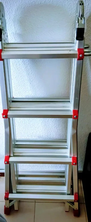 Escalera Aluminio Ligera y Versátil