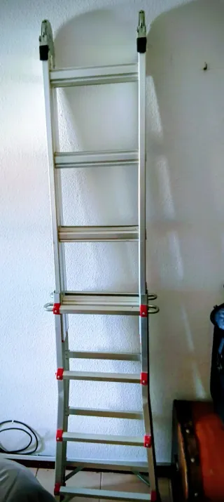 Escalera Aluminio Ligera y Versátil