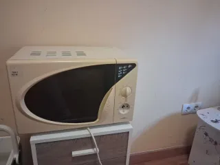 Microondas blanco