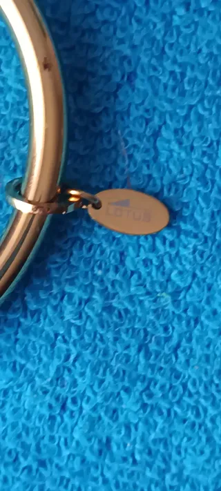 Pulsera Lotus Dorada Tipo Caña