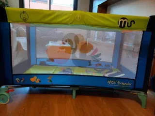 Cuna de viaje con colchón