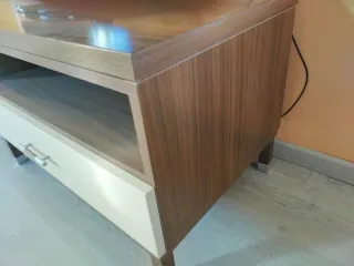 Mueble bajo TV salón madera