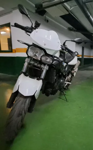 BMW F800R Blanca