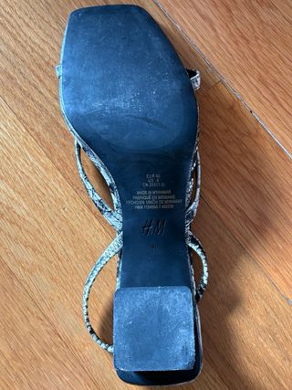Sandalias tacón H&M estampado serpiente