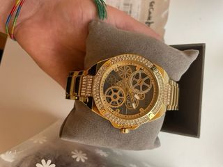 Reloj Guess Dorado con Cristales