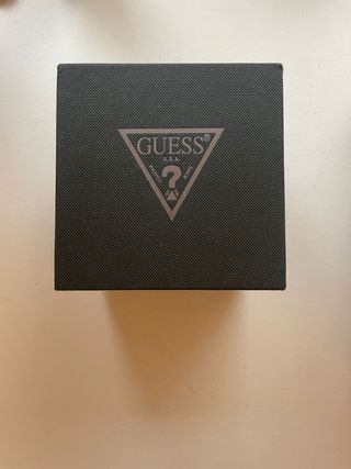 Reloj Guess Dorado con Cristales