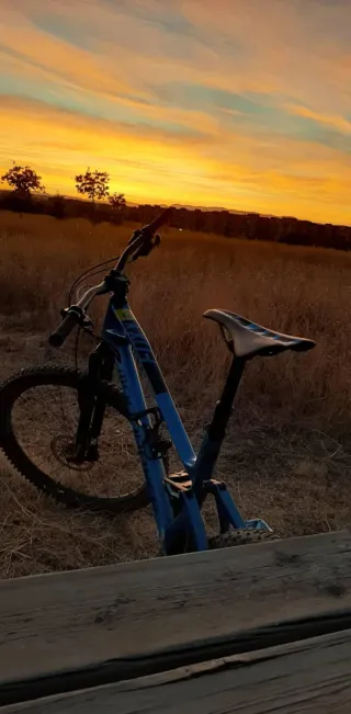 Bicicleta Enduro Mondraker Foxy R Azul eléctrico