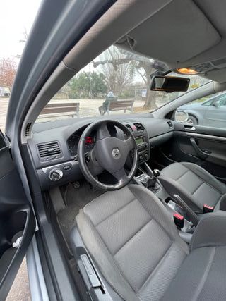Volkswagen Golf 2004