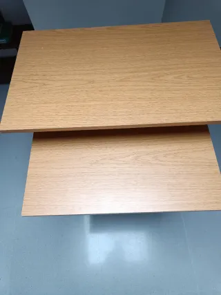 Mesa auxiliar con ruedas. 64 cm ancho 84cm alto