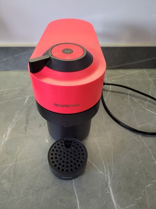 Cafetera Nespresso Vertuo Next Roja