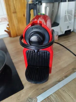Cafetera Nespresso Krups Roja