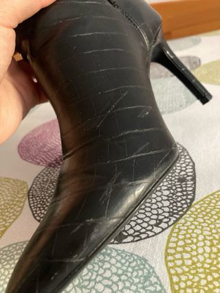 Botines tacón aguja negros