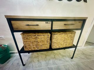 Mueble de madera y metal de tienda exclusiva