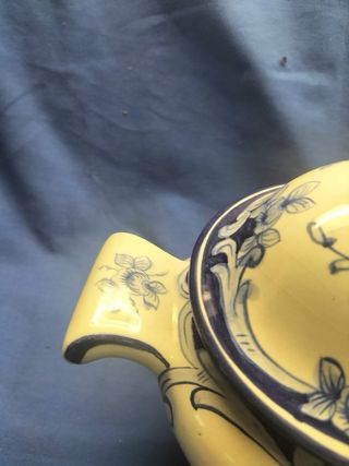 Terrina faiança pintada à mão com concha