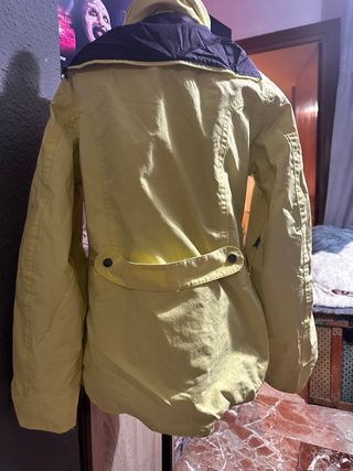 Chaqueta Amarilla Estampada by Burton: