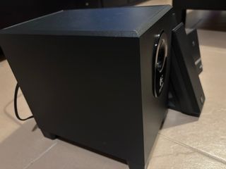 Altavoces Logitech X-240 2.1