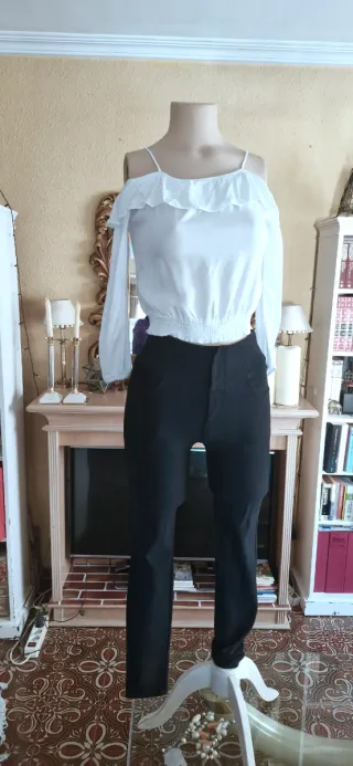 Blusa H&M blanca hombros descubiertos