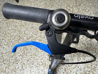 Patinete Oxelo Mid 9 con timbre incluido.