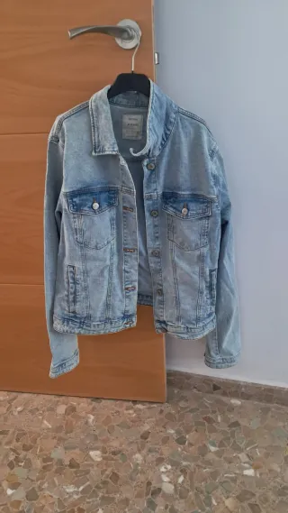 Chaqueta vaquera Bershka azul Talla M