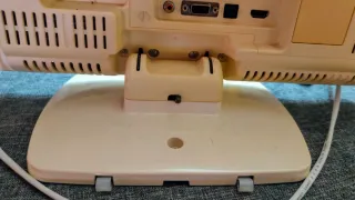 TV Toshiba LCD con reproductor DVD 22"