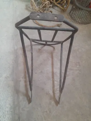 Porta bultos metálico