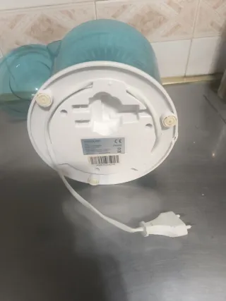 Exprimidor eléctrico azul