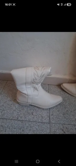 Stivali lunghi SheIn bianchi n. 39