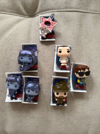 Figuras Kinder Joy Stranger Things.