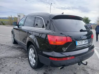Audi Q7 2004