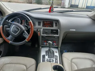Audi Q7 2004