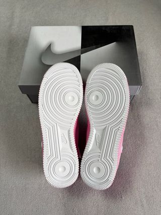 Nike Air Force 1 Rosa talla 42