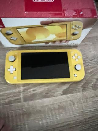 Nintendo Switch Lite Amarillo
