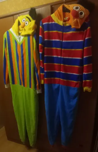 Disfraz Epi y Blas adulto One size. A estrenar