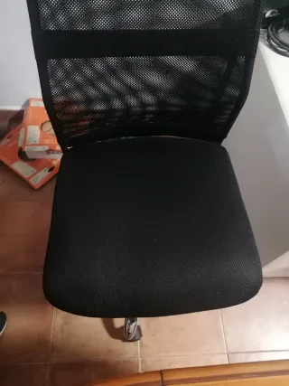 Silla de oficina negra