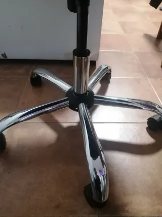 Silla de oficina negra