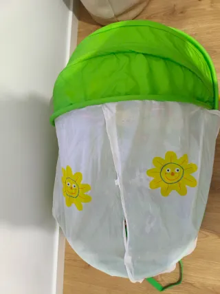 Cuna de playa plegable con protección UV