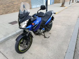 Suzuki V-Strom 650 Azul