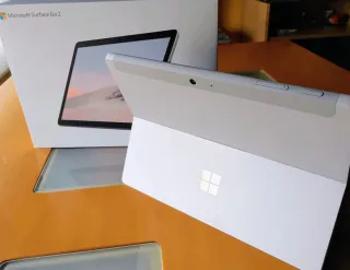 Microsoft Surface Go 2 + Type Cover