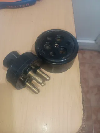 Enchufe vintage de baquelita