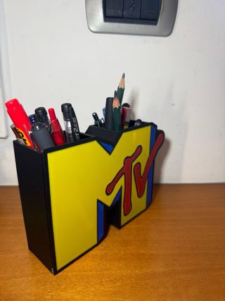 Portapenne MTV giallo e rosso
