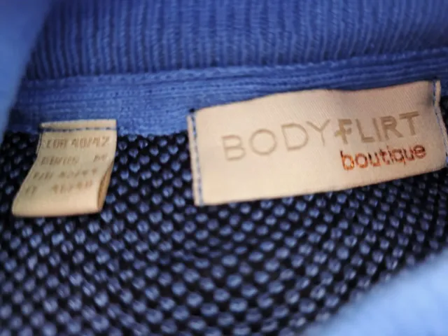 Vestido de punto con diseño geométrico