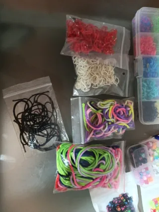 Kits para hacer pulseras y abalorios
