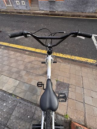 Bicicleta BMX Screech XR Blanca