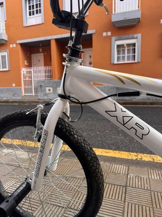 Bicicleta BMX Screech XR Blanca