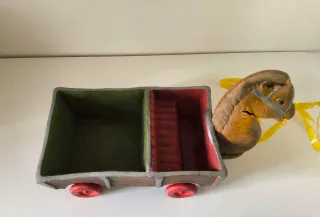 Juguetes carro con caballo antiguo años 40.