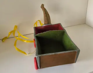 Juguetes carro con caballo antiguo años 40.